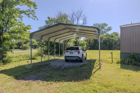 320 E 10th St, Okemah, OK 74859 photo 30