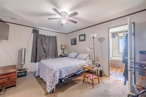 320 E 10th St, Okemah, OK 74859 photo 17