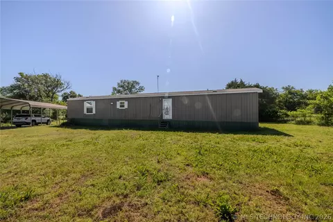 320 E 10th St, Okemah, OK 74859 photo 33