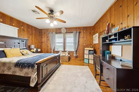 Bedroom - 19190 W 6th St N, Haskell, OK 74436 photo 3 of 8