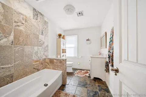 Bath - 19190 W 6th St N, Haskell, OK 74436 photo 6 of 6