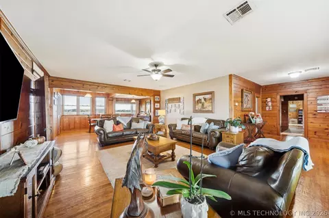 Living - 19190 W 6th St N, Haskell, OK 74436 photo 1 of 6