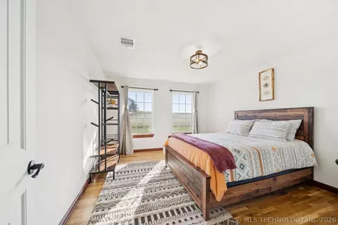Bedroom - 19190 W 6th St N, Haskell, OK 74436 photo 6 of 8