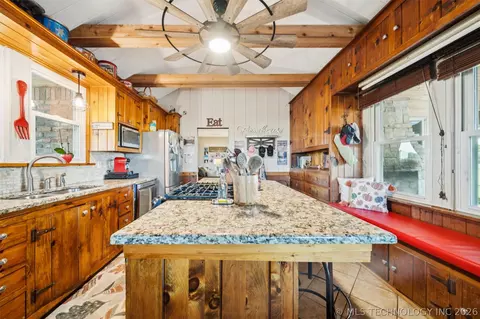 Kitchen - 19190 W 6th St N, Haskell, OK 74436 photo 1 of 4