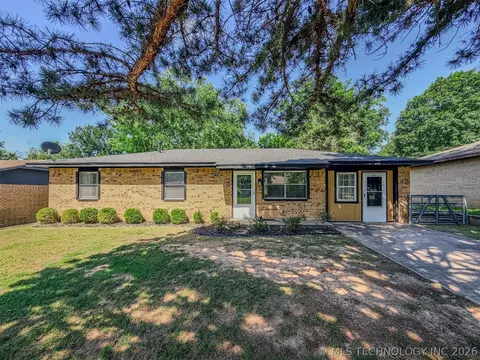 504 S Cedar Pl, Tahlequah, OK 74464