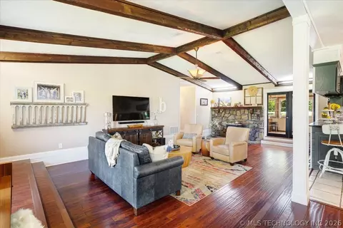 Living - 563 Black Tern Ln, Idabel, OK 74745 photo 4 of 5