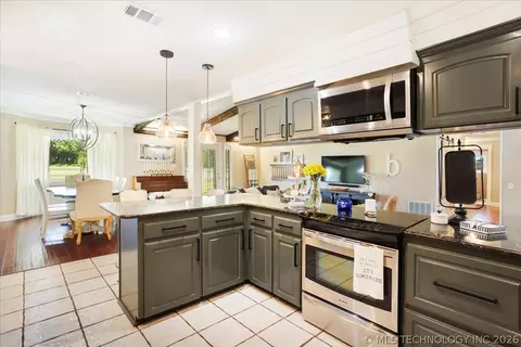 Kitchen - 563 Black Tern Ln, Idabel, OK 74745 photo 1 of 4