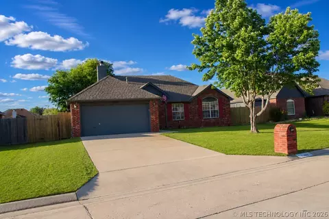 19613 E 39th St S, Broken Arrow, OK 74014