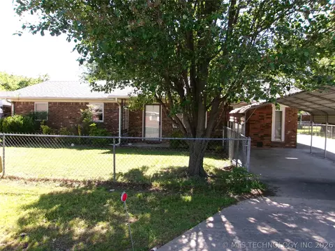 1205 NW 9th St, Stigler, OK 74462