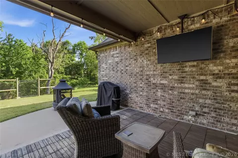 Exterior - 2813 W Edgewater St, Broken Arrow, OK 74012 photo 9 of 12