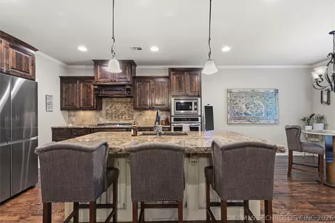 Kitchen - 2813 W Edgewater St, Broken Arrow, OK 74012 photo 1 of 4