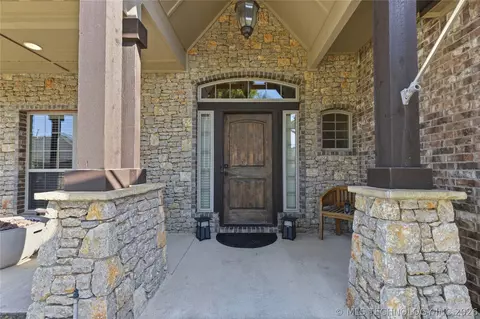 Exterior - 2813 W Edgewater St, Broken Arrow, OK 74012 photo 6 of 12