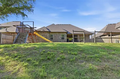Exterior - 2813 W Edgewater St, Broken Arrow, OK 74012 photo 12 of 12