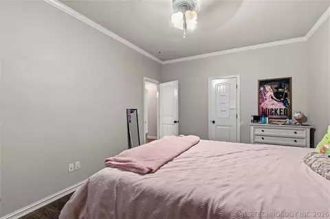 Bedroom - 2813 W Edgewater St, Broken Arrow, OK 74012 photo 4 of 6