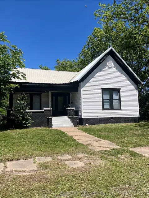 403 E 6th St, Pawhuska, OK 74056