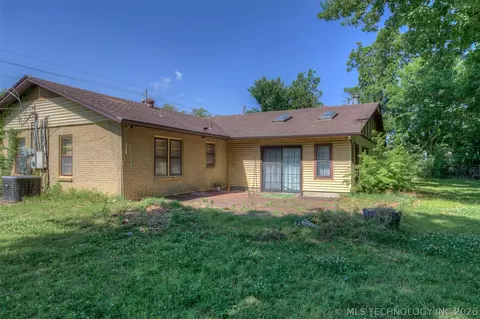 Exterior - 8925 E 15th St, Tulsa, OK 74112 photo 8 of 8