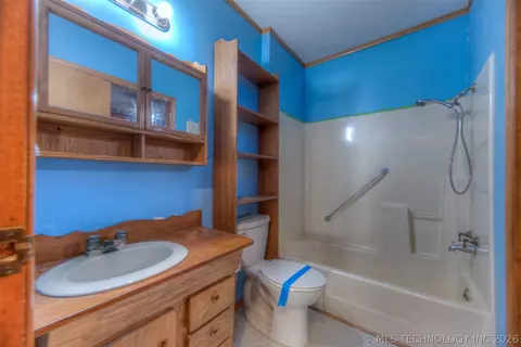 Bath - 8925 E 15th St, Tulsa, OK 74112 photo 1 of 3