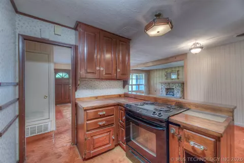 Kitchen - 8925 E 15th St, Tulsa, OK 74112 photo 5 of 5