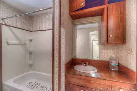 Bath - 8925 E 15th St, Tulsa, OK 74112 photo 2 of 3