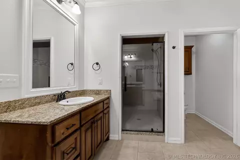 Bath - 1902 E 370 Rd, Talala, OK 74080 photo 4 of 7