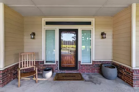 Exterior - 1902 E 370 Rd, Talala, OK 74080 photo 4 of 17