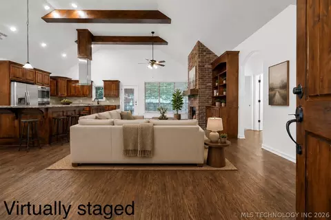 Living - 1902 E 370 Rd, Talala, OK 74080 photo 1 of 3
