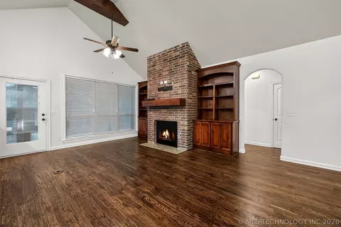 Living - 1902 E 370 Rd, Talala, OK 74080 photo 3 of 3