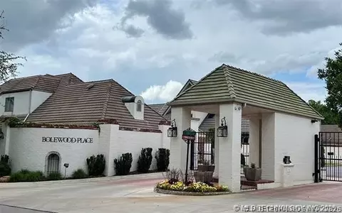 4823 S Zunis Ave, Tulsa, OK 74105