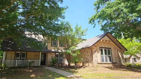 100 W Yuma Ct, Broken Arrow, OK 74011