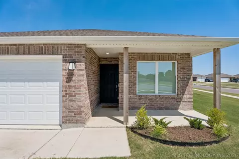 11802 S 274th East Ave, Coweta, OK 74429