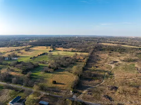 7 E 36th St, Okmulgee, OK 74447 photo 4