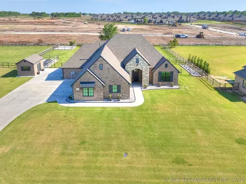 14938 E 82nd St N, Owasso, OK 74055