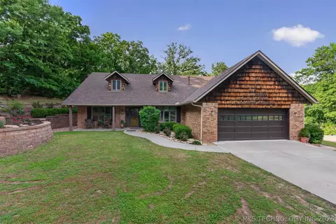 2917 Greenwood Ct, Bartlesville, OK 74006