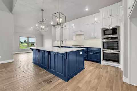 Kitchen - 2913 E Northampton St, Broken Arrow, OK 74014 photo 1 of 2