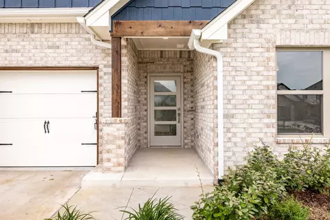 Exterior - 2913 E Northampton St, Broken Arrow, OK 74014 photo 2 of 3
