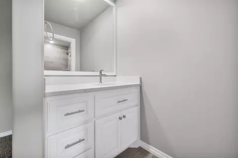 Bath - 2913 E Northampton St, Broken Arrow, OK 74014 photo 5 of 5