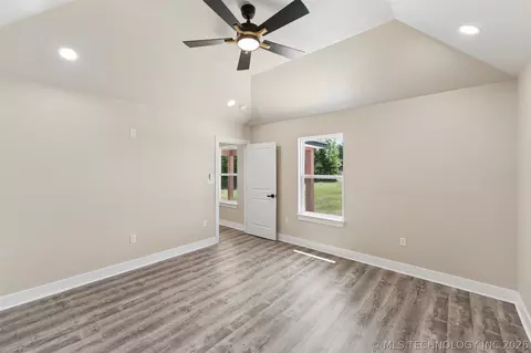 Bedroom - 239 E 500 Rd, Pryor, OK 74361 photo 5 of 5