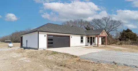 Exterior - 239 E 500 Rd, Pryor, OK 74361 photo 4 of 5