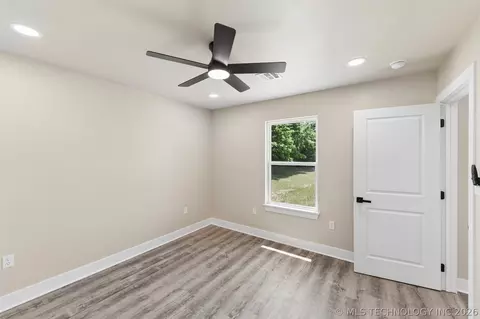 Bedroom - 239 E 500 Rd, Pryor, OK 74361 photo 3 of 5