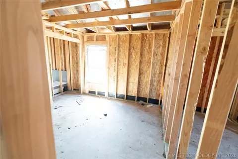 Bedroom - 2905 E Northampton St, Broken Arrow, OK 74014 photo 2 of 3