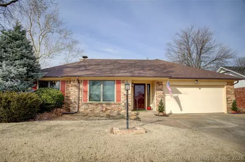 7249 E 57th St, Tulsa, OK 74145