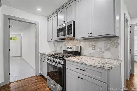 Kitchen - 4065 E 25th St, Tulsa, OK 74114 photo 4 of 4