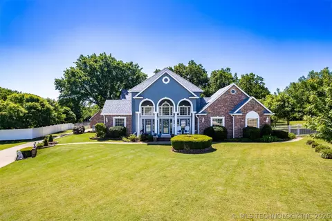13602 W 42nd Pl S, Sand Springs, OK 74063