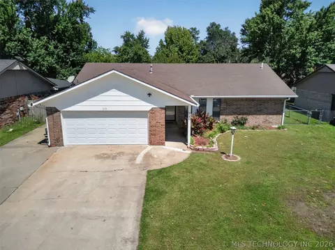 113 Magnolia Ave, Pryor, OK 74361