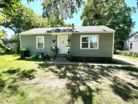 309 S Hickory St, Ada, OK 74820
