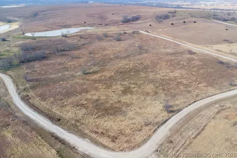13740 N Sandstone Ave, Skiatook, OK 74070