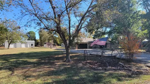 15090 N 251 Rd, Okmulgee, OK 74447