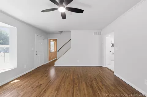 Living - 10185 E 22nd Pl, Tulsa, OK 74129 photo 2 of 5