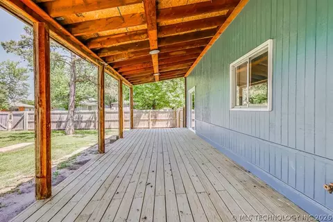 Exterior - 10185 E 22nd Pl, Tulsa, OK 74129 photo 5 of 7