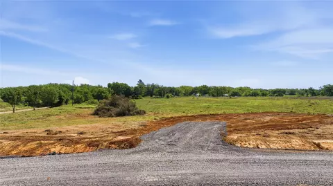 5201 W Lone Chimney Rd, Glencoe, OK 74032